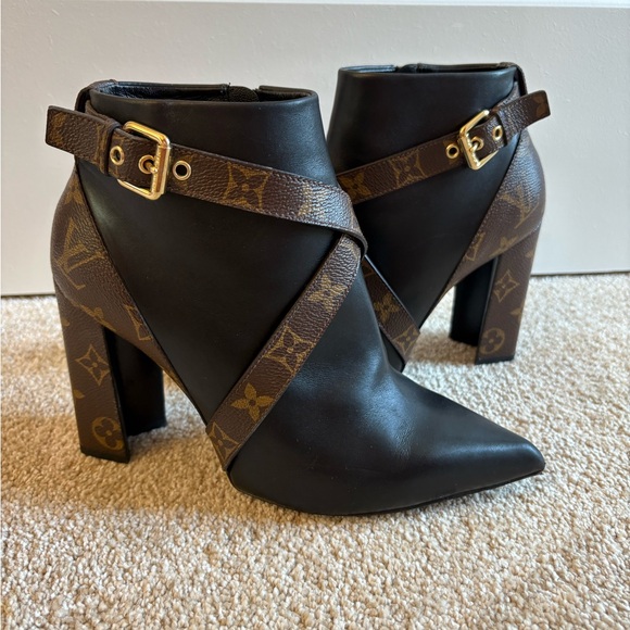 Louis Vuitton Booties Size 38 1/2 - Picture 1 of 8